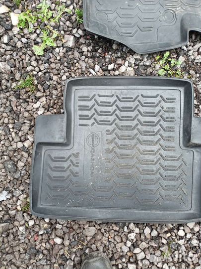 Автомобильные коврики резиновые