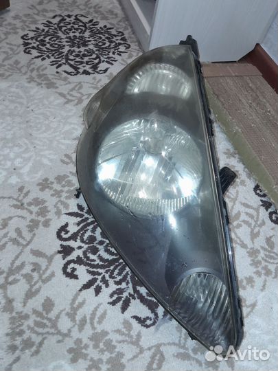 Фара передняя правая хонда фит gd1