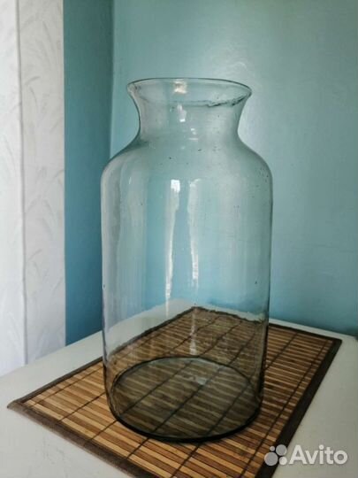 Стеклянная бутыль