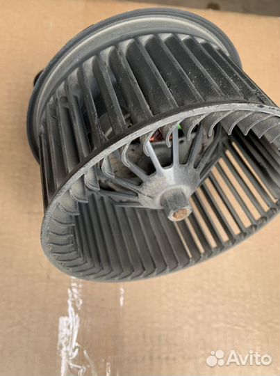 Моторчик печки Ford Focus