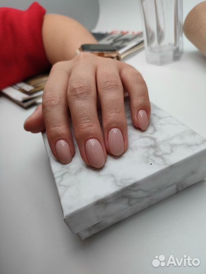 Модель на маникюр