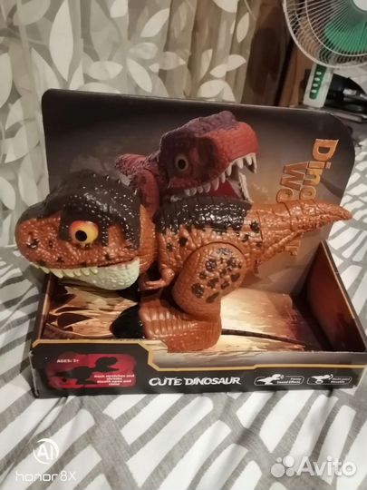 Динозавры игрушки