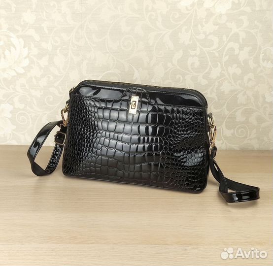 Сумка черная крокодил