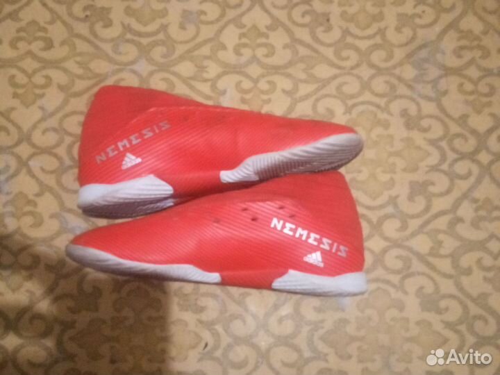 Футзалки adidas Nemesis