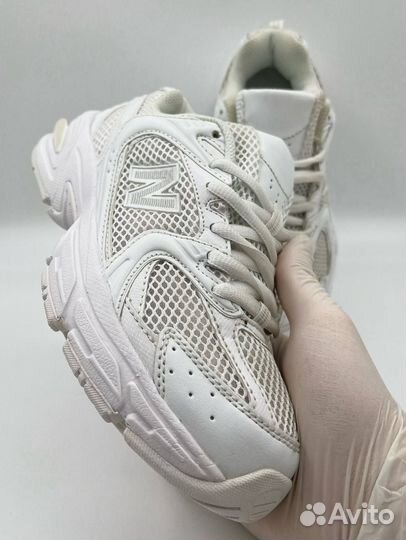 Кроссовки NB 530 Белые