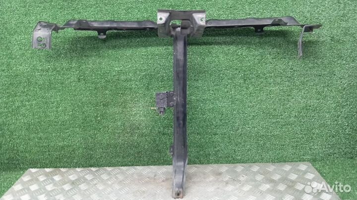 Верхняя планка рамки радиатора Infiniti Fx35