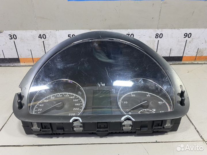 Панель приборов