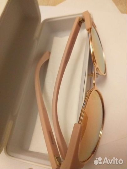 Солнцезащитные очки Polaroid