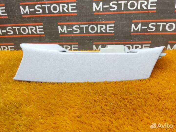 Обшивка стойки правая Mercedes-Benz E-Class W211