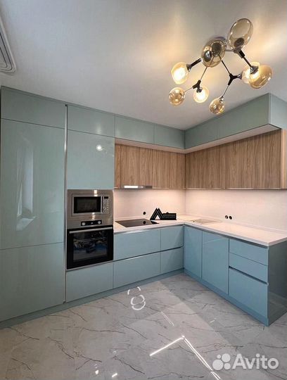 Кухонный гарнитур под потолок