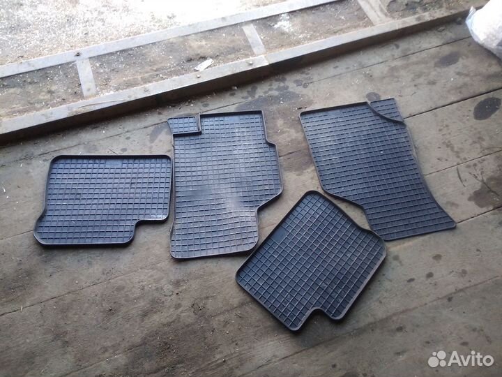 Продам резиновые коврики