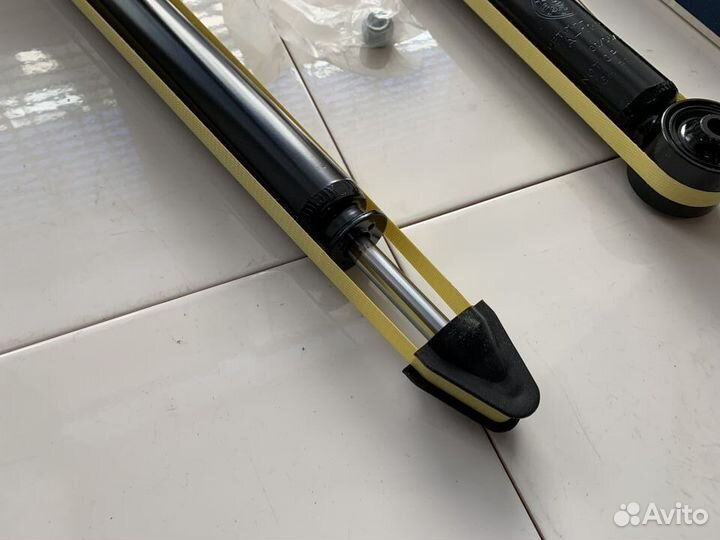 Задние амортизаторы Audi A2 1999-2006 Новые