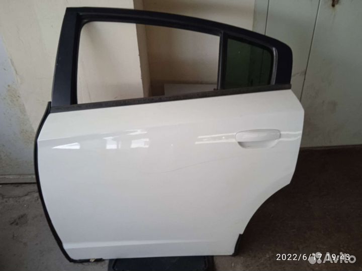 Дверь левая dodge Charger LD