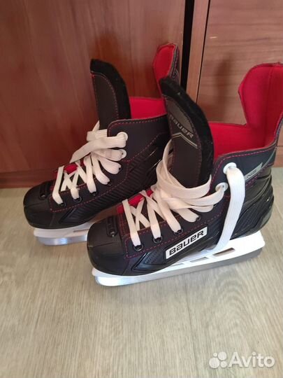 Хоккейные коньки bauer