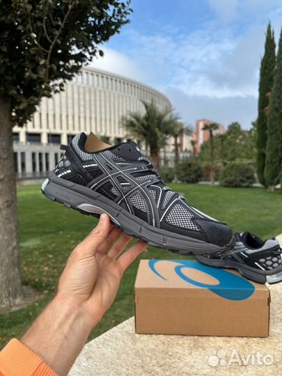 Кроссовки asics