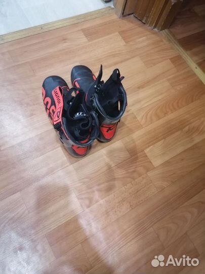 Ботинки лыжные