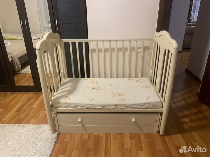 Детская кроватка