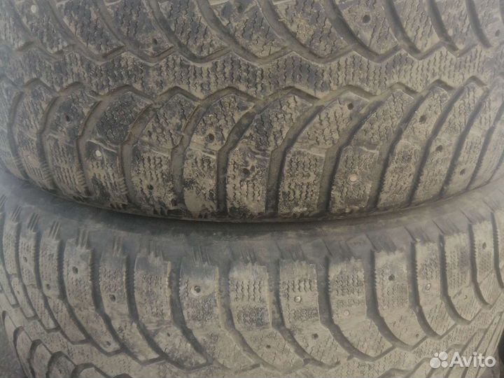 Bridgestone Blizzak Spike-01 235/55 R17