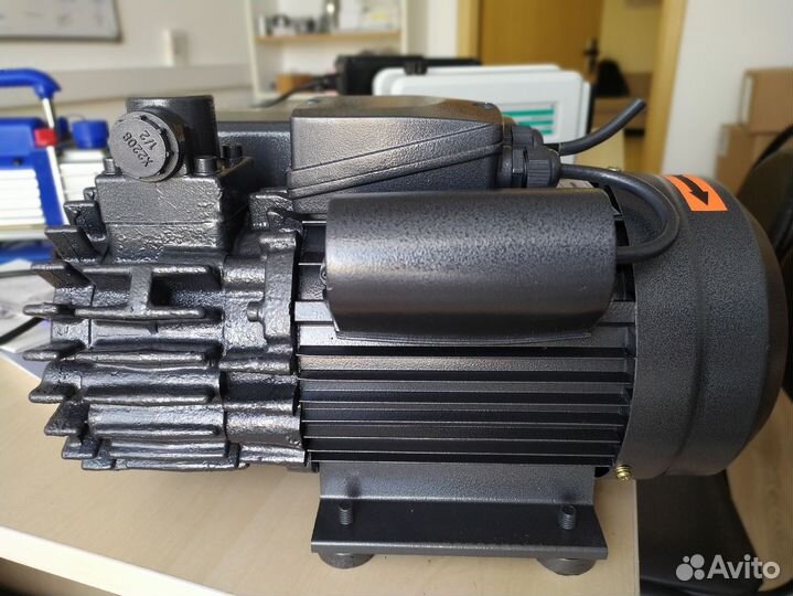 Вакуумный насос масляный