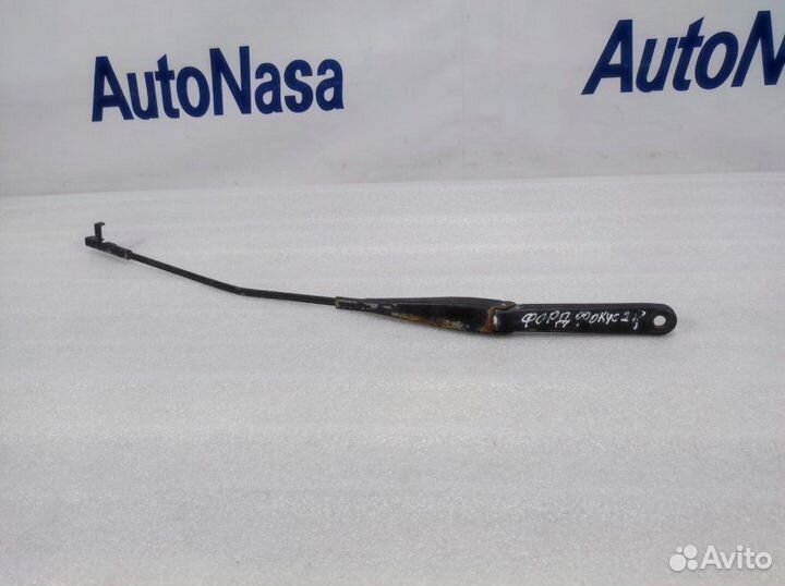 Поводок стеклоочистителя правый Ford Focus 2