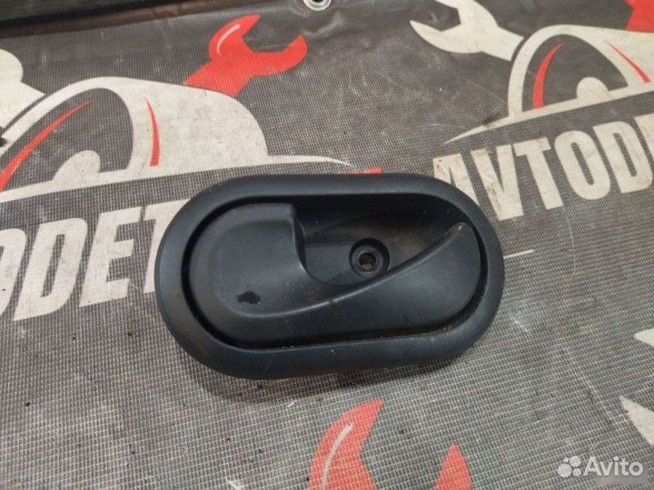 Ручка открывания двери внутреняя передняя левая