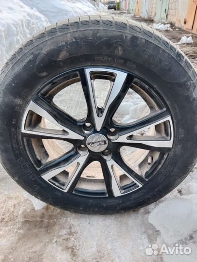 Литые диски с летней резиной r15