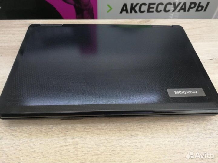 Ноутбук для фильмов Emachines E525