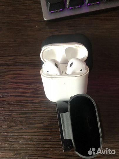 Беспроводные наушники airpods 1