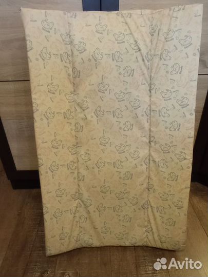 Пеленальная доска для детской кроватки