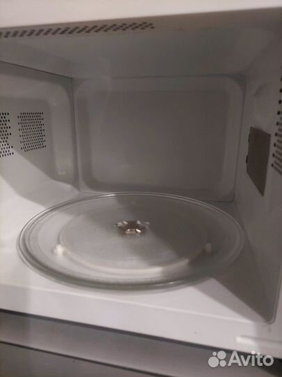 Рабочая микроволновая печь supra