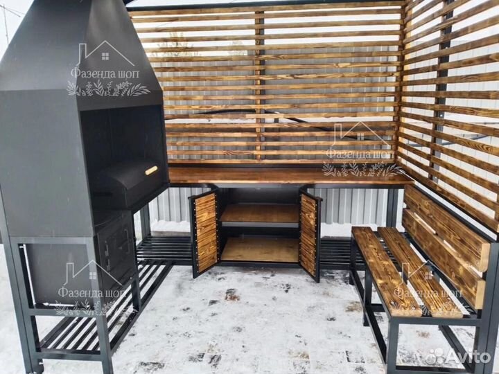 Мангальная зона под крышей