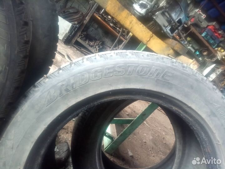 Bridgestone Blizzak Spike-01 205/55 R16