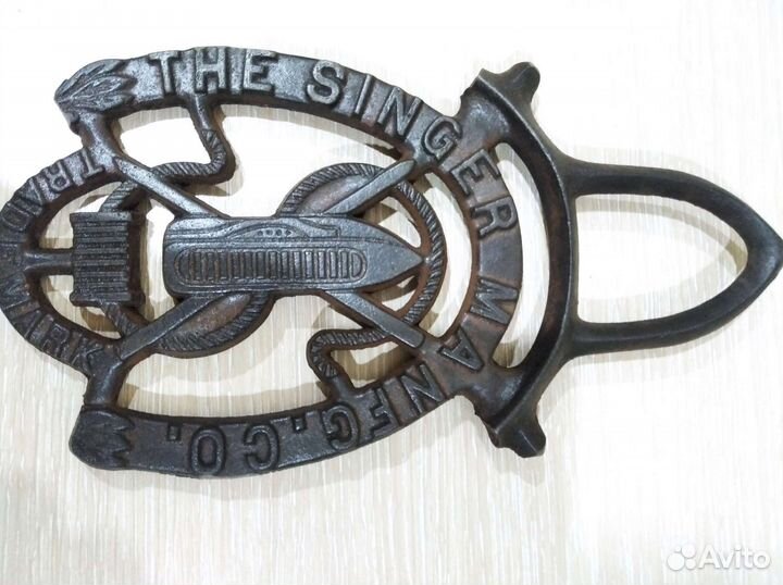 Чугунная деталь от немецкой швейной машинки