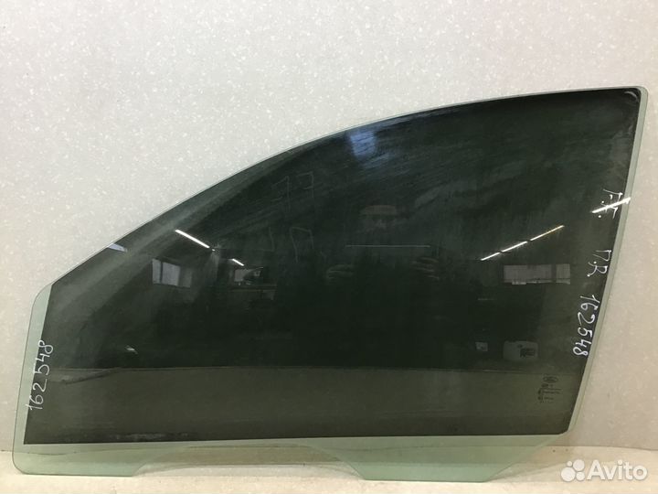 Стекло двери передней левой Ford Focus I 1998-2004