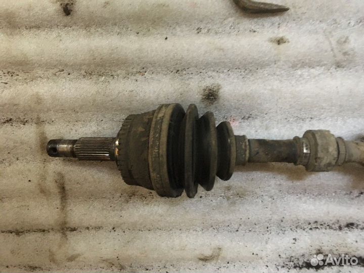Полуось (привод) левая (Nissan Maxima)
