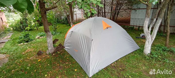 Палатка 4х местная новая