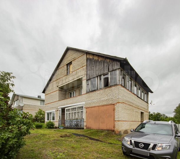 Дом 322,8 м² на участке 21 сот.