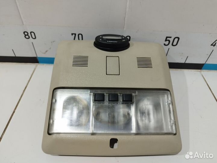 Плафон салонный Discovery III 2004-2009 (передний)