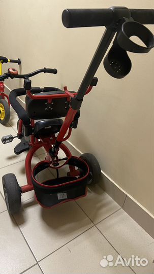 Велосипед каталка детский с родительской ручкой