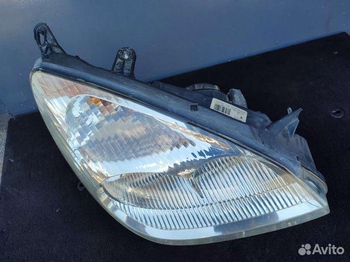 Фара передняя правая для Citroen C5 1