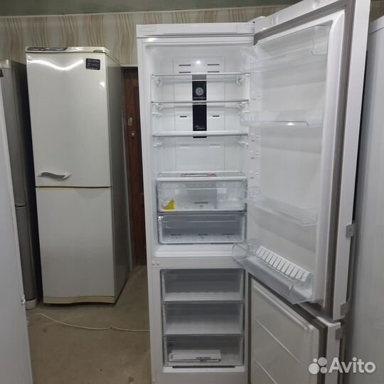 Холодильник no frost в идеальном состоянии