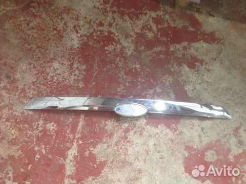 Молдинг крышки багажника Форд Фокус 2