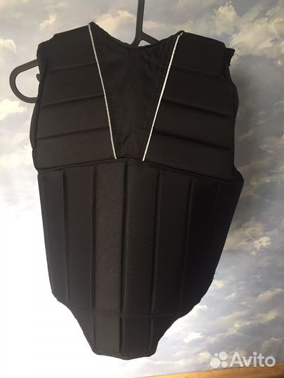 Новый защитный жилет HKM для верховой езды