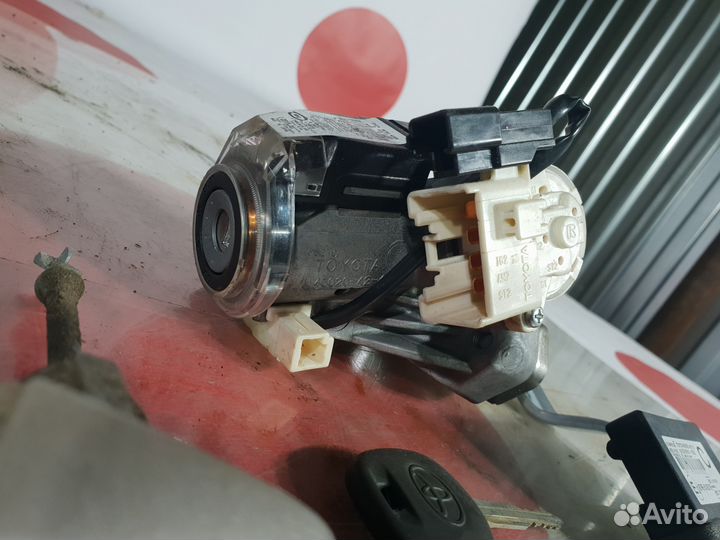 Замок зажигания комплект Toyota RAV4 30