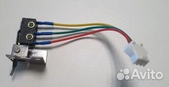 Микровыключатель 3-х проводной с кронштейном