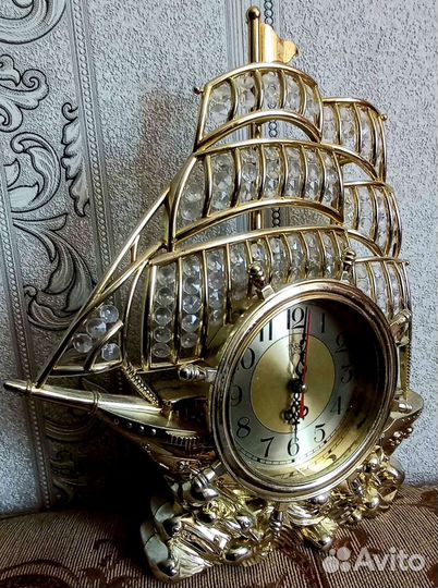 Интерьерные часы настольные