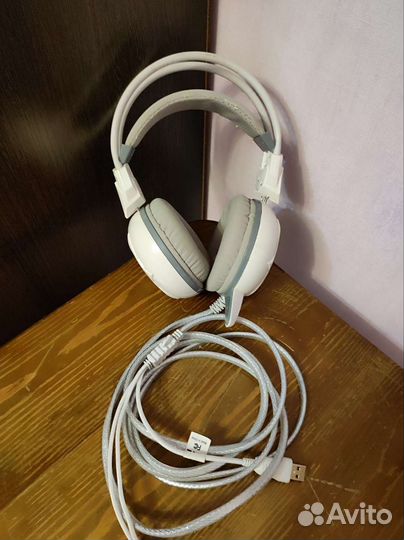 Наушники с микрофоном