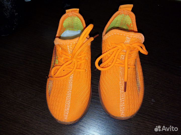 Кроссовки для девочки