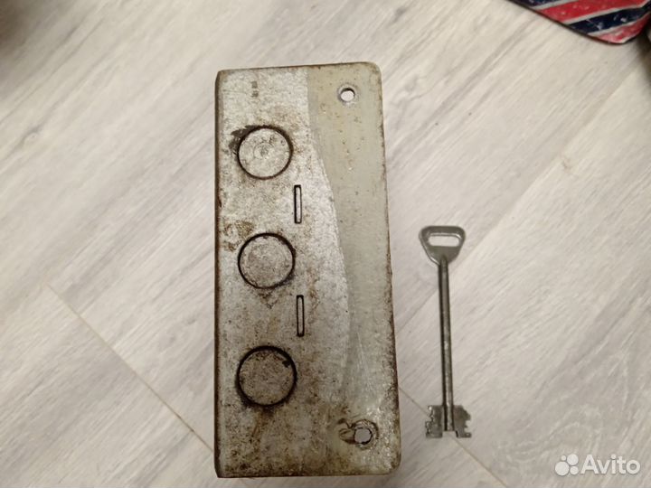 Замок гаражный