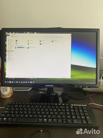 Монитор Samsung S22D300NY